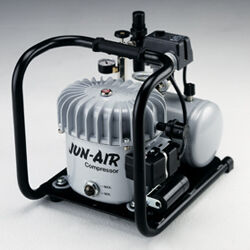 Compressore JUN-AIR silenzioso e silenzioso 6-4 lubrificato ad olio con riduttore di pressione JUNAIR
