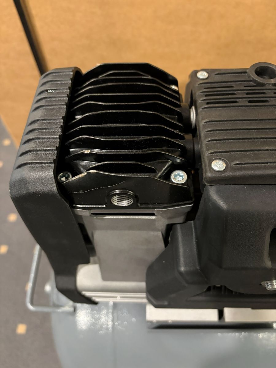 MERCE DI CLASSE B Compressore Schneider UNM 220-9-50 WSOF oil-free