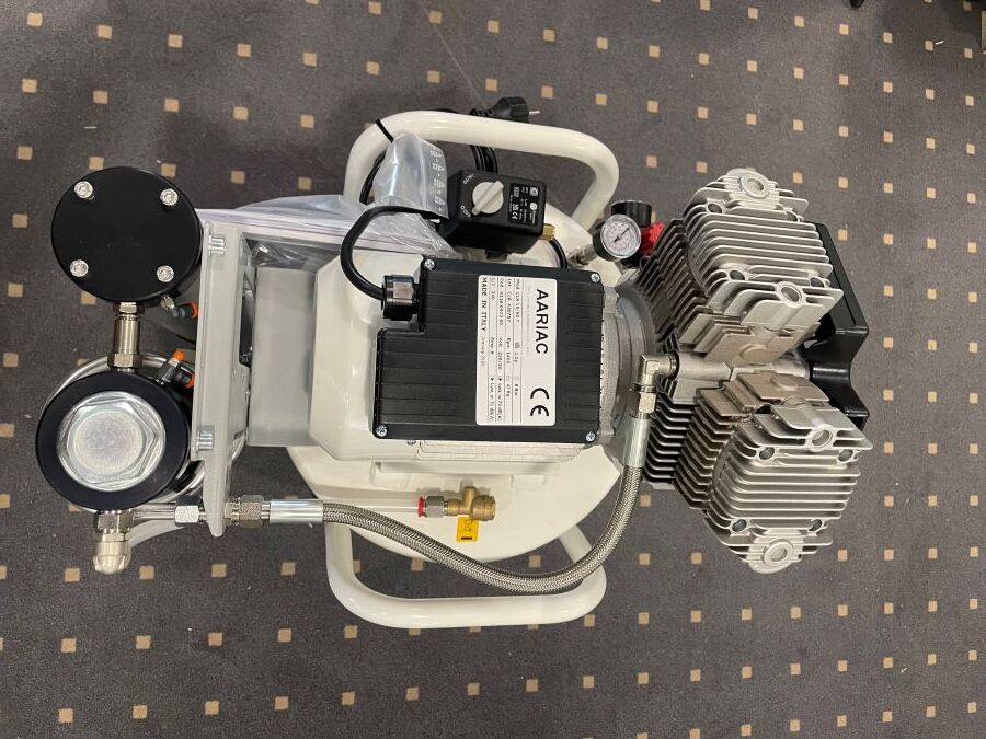 CLEANAIR compressore oil-free CLR 15/50 T 1.5HP 50L (230V)