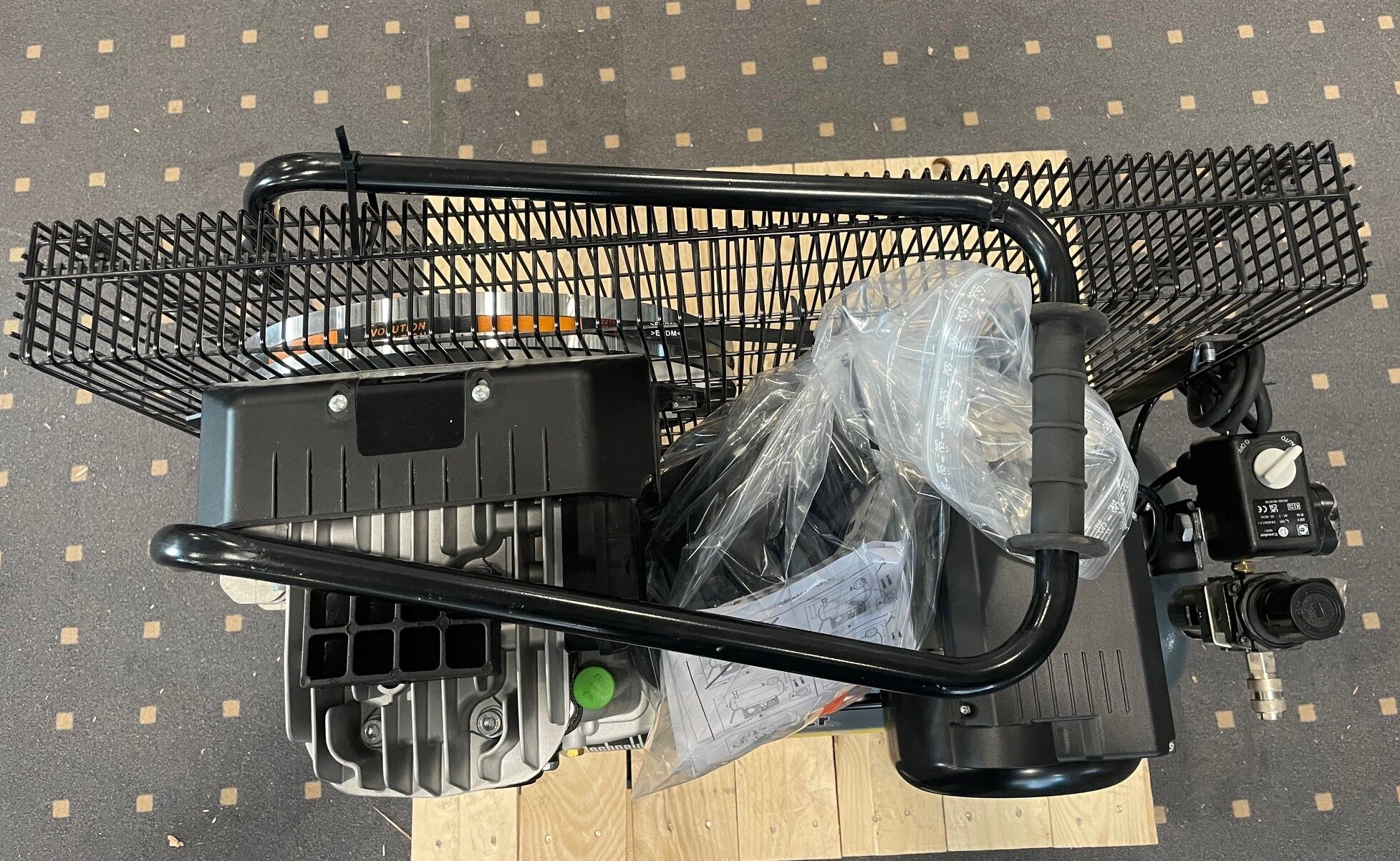 Compressore Schneider UNM 410-10-50 W - il tuttofare! 4116028092 Nuovo modello 2024