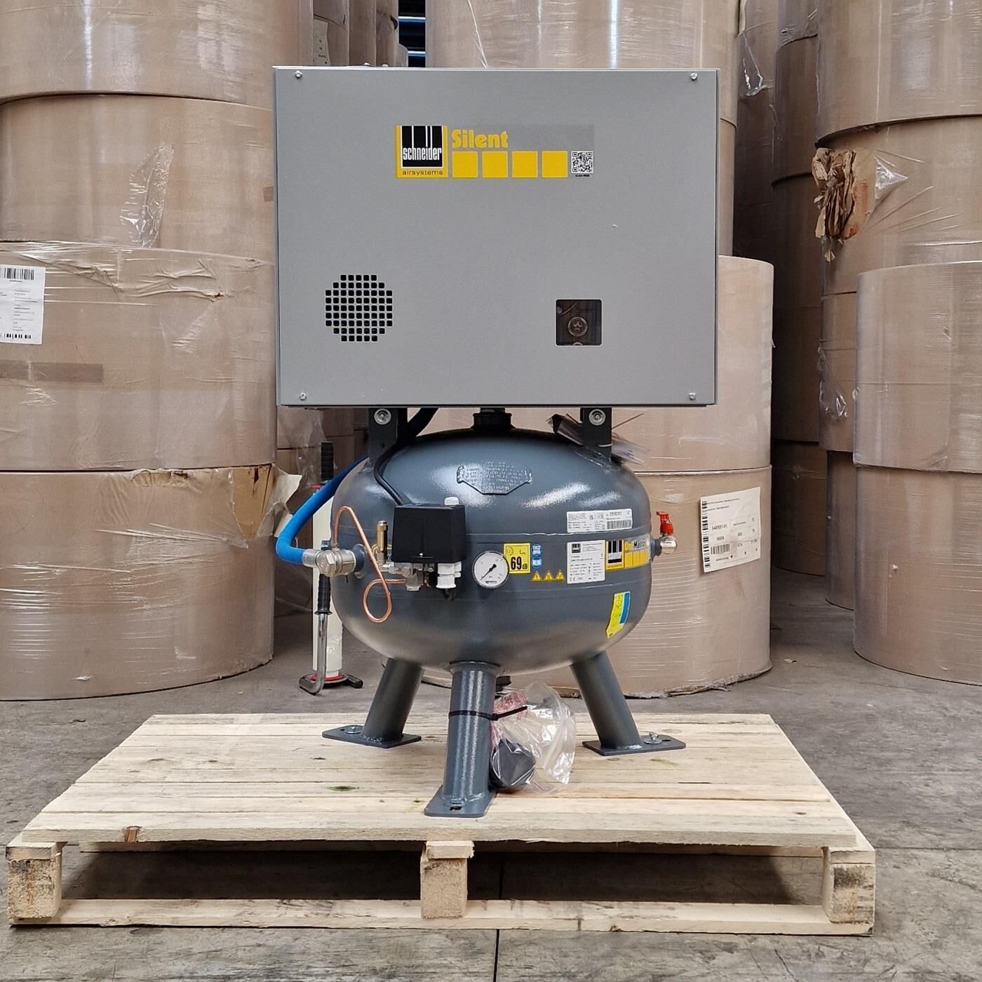ARTICOLO DA ESPOSIZIONE Schneider UNM STS 660-10-90 XS - 520 l/min - 10 bar - 4 kW - con cofano insonorizzato - 1121580538 ARTICOLO DA ESPOSIZIONE Schneider UNM STS 660-10-90 XS - 520 l/min - 10 bar - 4 kW - con cofano insonorizzato - 1121580538