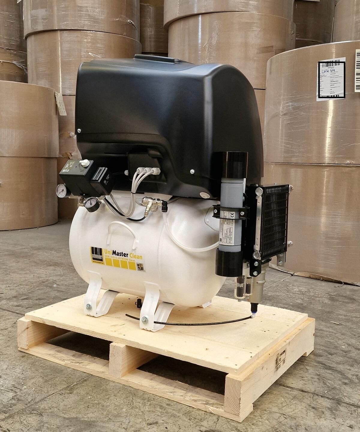 ARTICOLO DA ESPOSIZIONE Schneider UNM 240-8-40 WXSM Clean - 152 l/min - 8 bar - 1,5 kW - compressore senza olio - DGKH332110