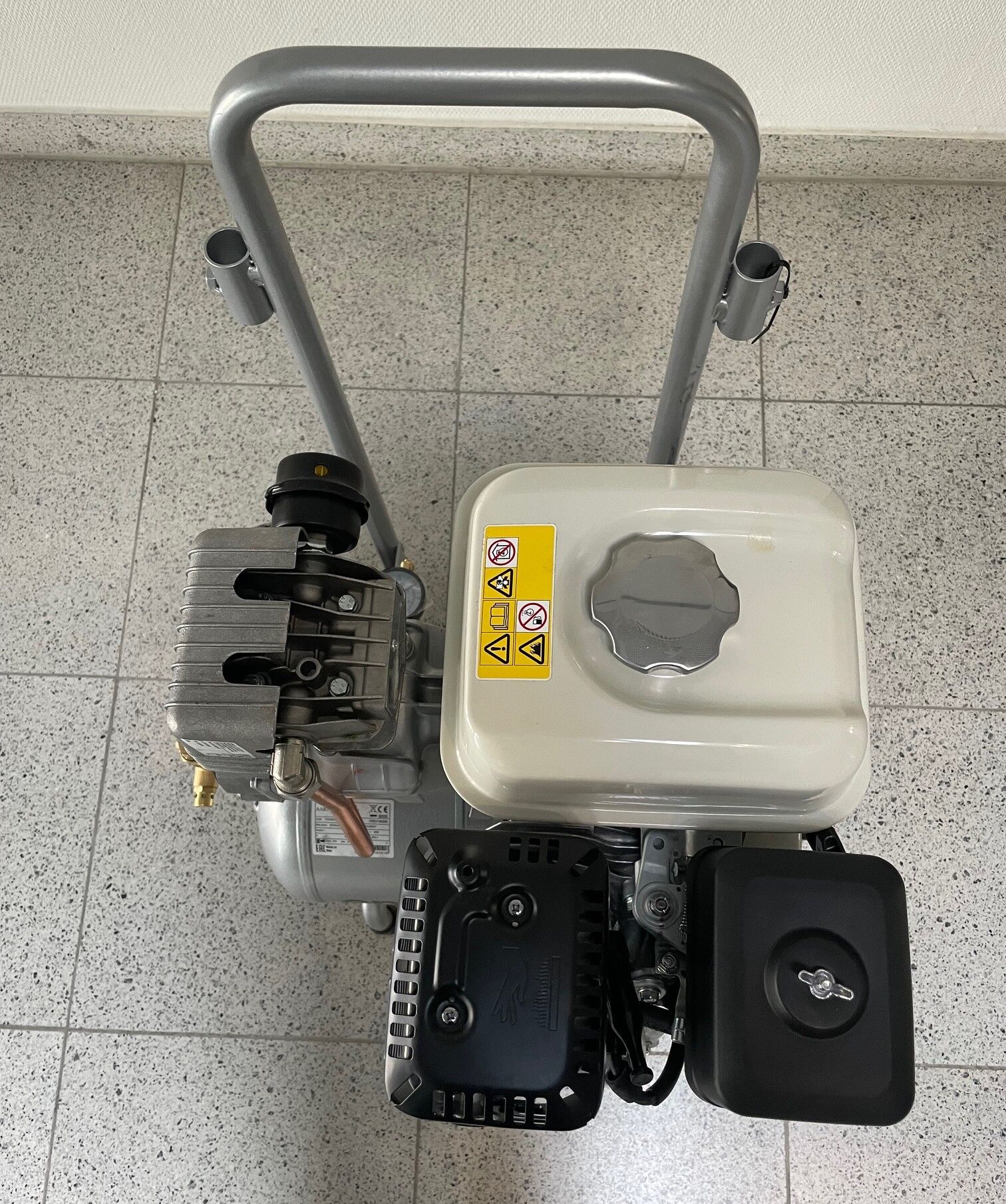 Compressore a pistoni con motorea benzina tipo engineAIR 5/20