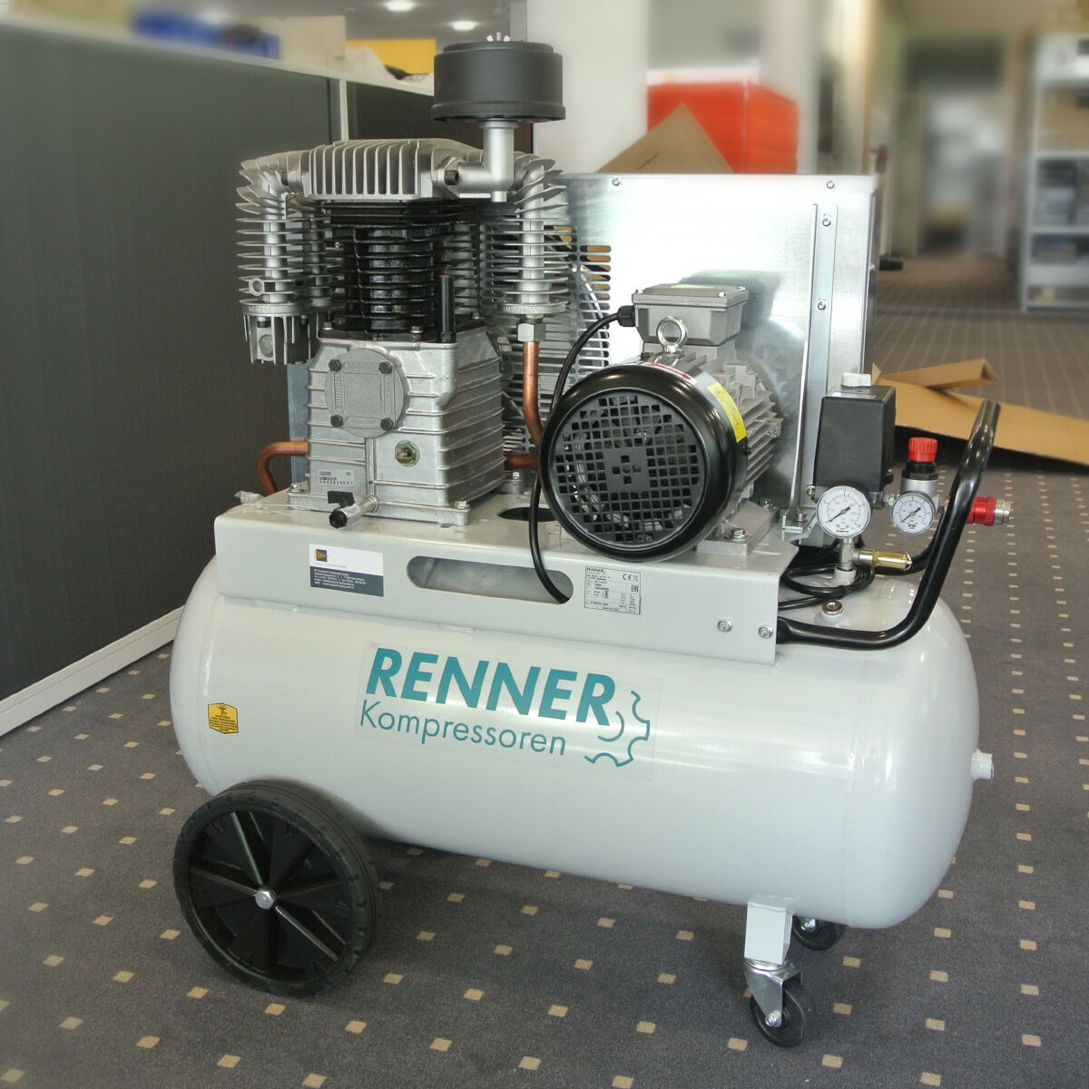 AUSSTELLER RENNER REKO 610D/90 · 470 l/min · 4,0 kW · mobiler Kolbenkompressor