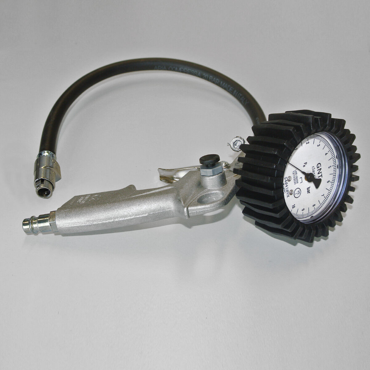 DF-Reifenfüller GEEICHT mit 37 cm Schlauch + 4er Adapter Set, Manometer leicht verkratzt I B-Ware