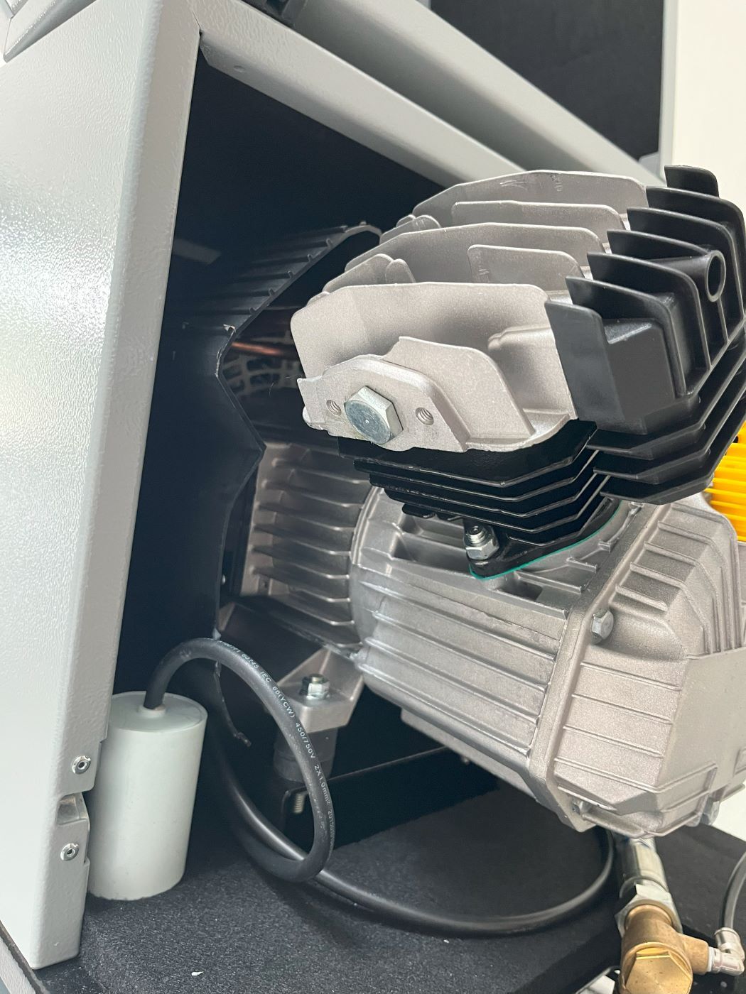B-WARE Schneider-Kompressor SEM 330-10-90 W - 1121340204 - SN ITR2036704